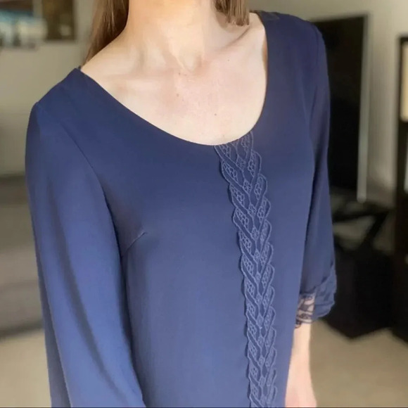 ASTR Navy Lace Trim Breezy Shift Dress Small - Picture 2 of 8